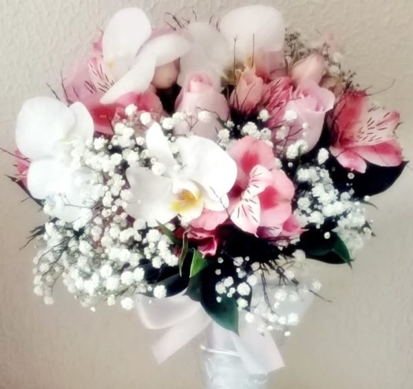 Buquês de noiva com Orquídeas e mini rosas consultar valores com a loja